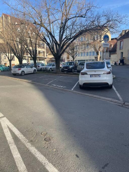 Au Coeur De La Cite Medievale Montluçon Eksteriør bilde